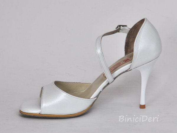 Bridal shoe - Classic tango white